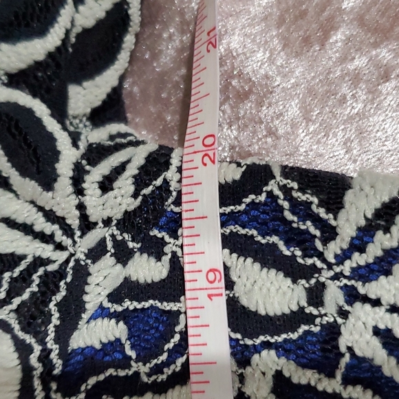 Dress - Picture 6 of 8